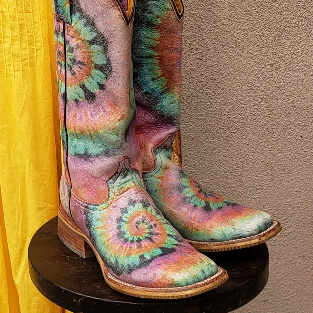 "Groovy" Cowgirl boots by  Tin Haul